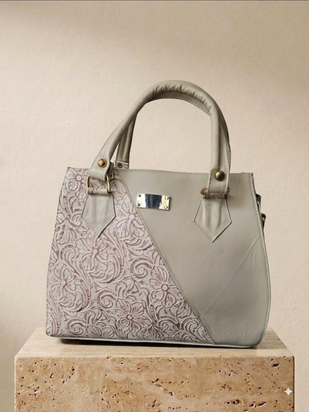 Beige and burnt red two-tone hand-tooled leather handbag with shoulder strap, handmade in México